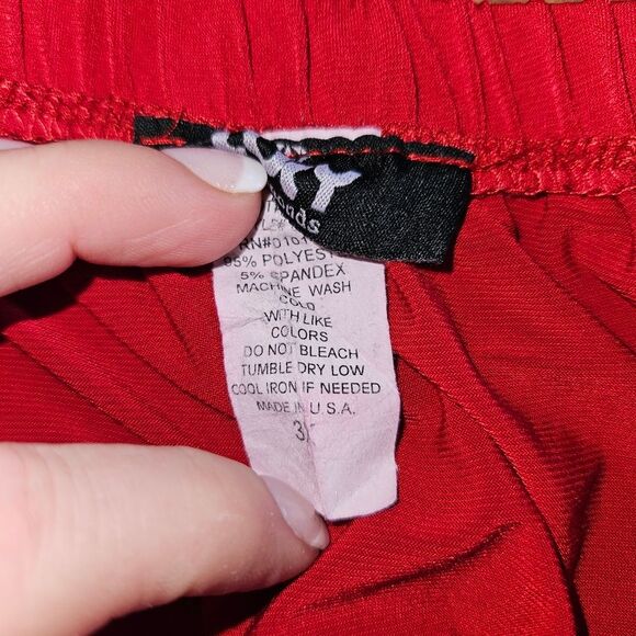 Lucy Diamonds Women's 3X Red Romper Jumpsuit Fair to Good Condition - Picture 9 of 10